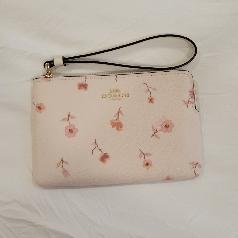 Coach Vintage Print Corner Zip Wristlet